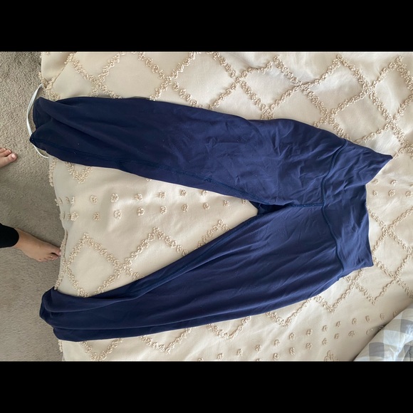 Navy blue size 6 aligns 25” - Picture 2 of 4